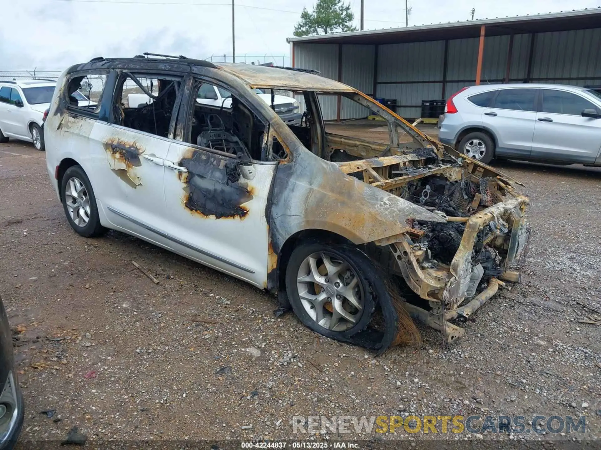 1 Photograph of a damaged car 2C4RC1BG2LR115935 CHRYSLER PACIFICA 2020