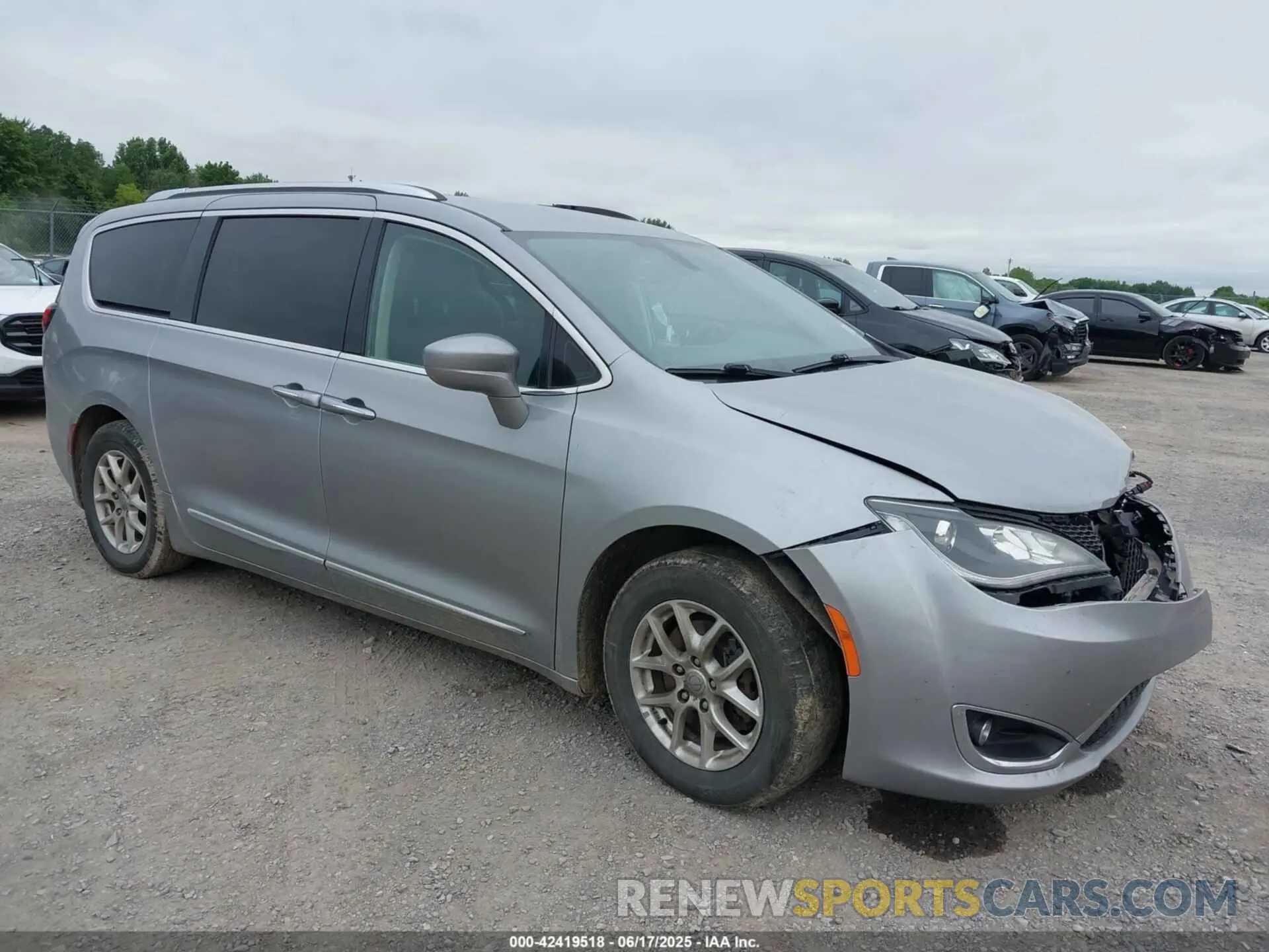 1 Photograph of a damaged car 2C4RC1BG2LR127986 CHRYSLER PACIFICA 2020