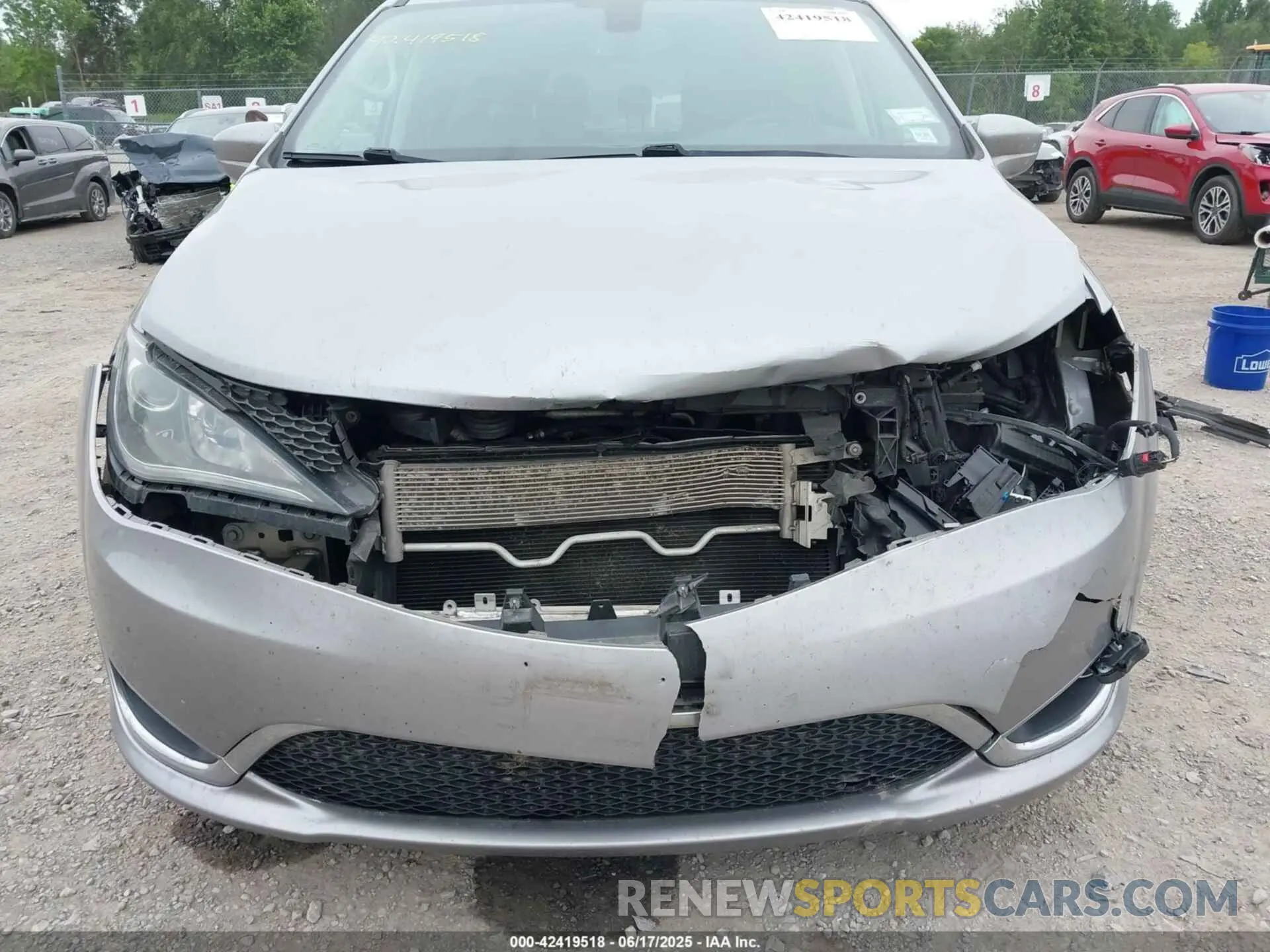 6 Photograph of a damaged car 2C4RC1BG2LR127986 CHRYSLER PACIFICA 2020