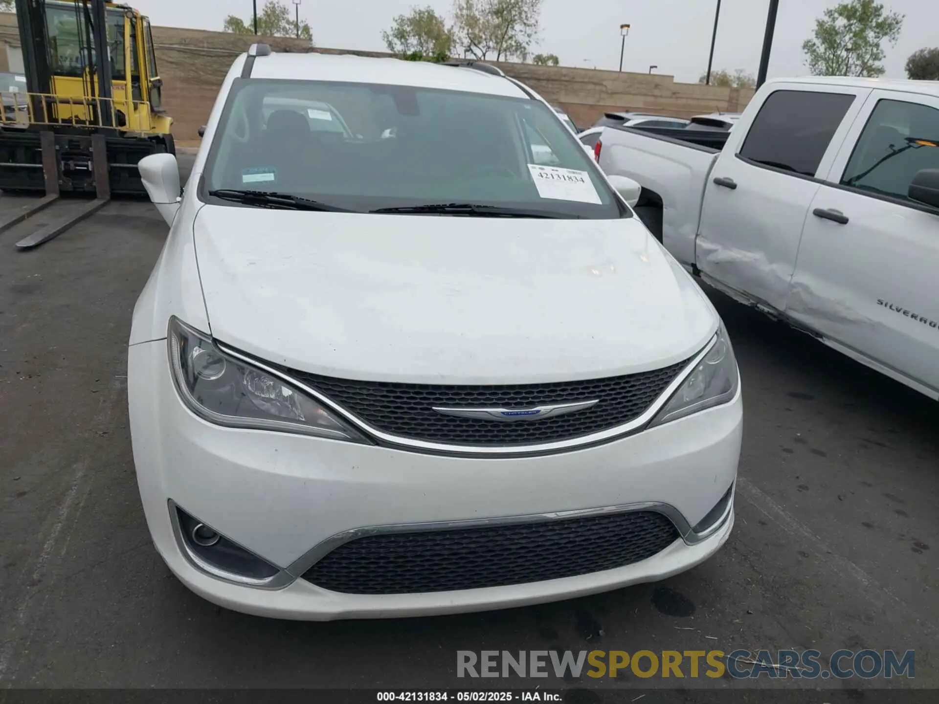 13 Photograph of a damaged car 2C4RC1BG2LR134646 CHRYSLER PACIFICA 2020