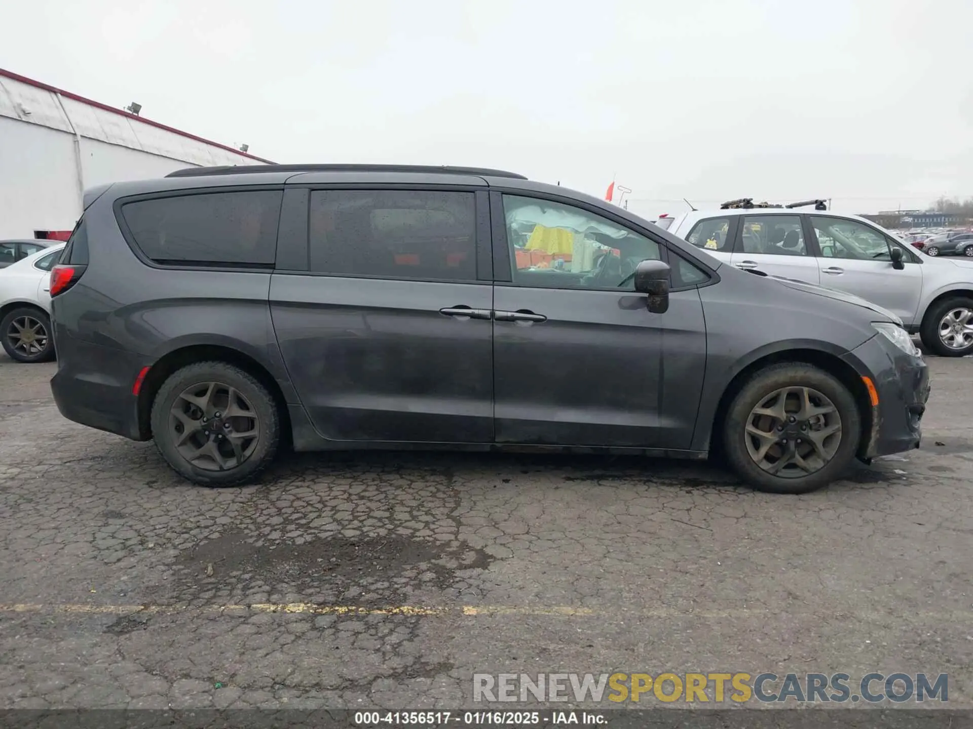 13 Photograph of a damaged car 2C4RC1BG2LR232866 CHRYSLER PACIFICA 2020