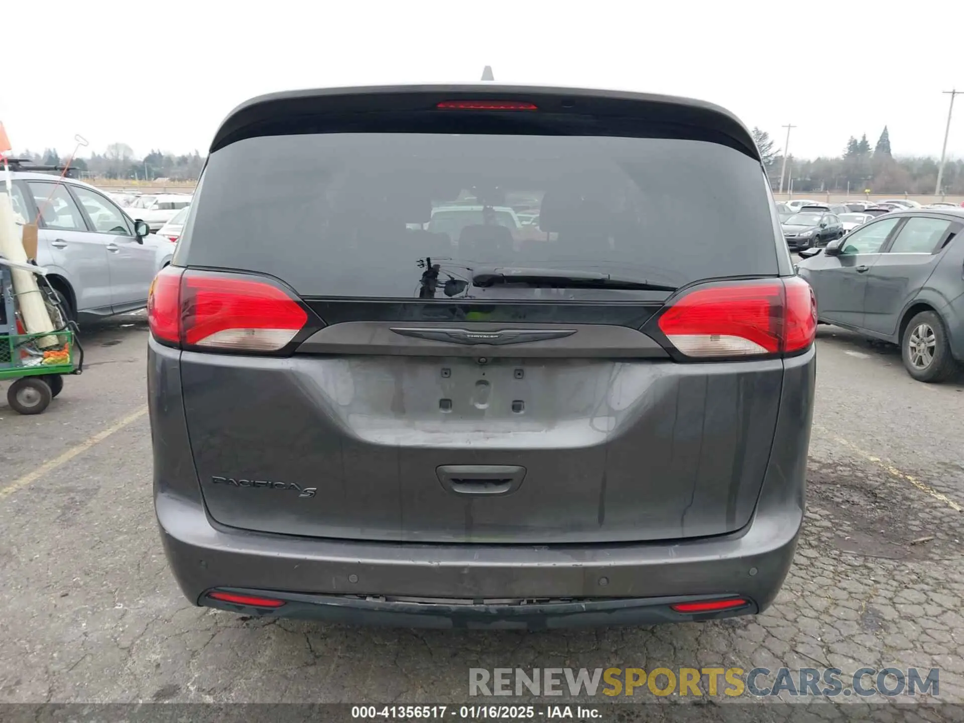 16 Photograph of a damaged car 2C4RC1BG2LR232866 CHRYSLER PACIFICA 2020