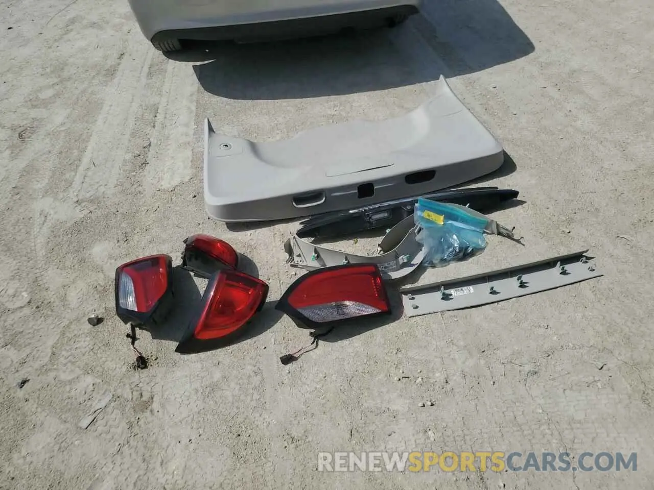 13 Photograph of a damaged car 2C4RC1BG2LR276284 CHRYSLER PACIFICA 2020