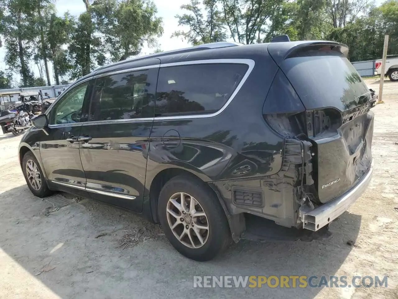 2 Photograph of a damaged car 2C4RC1BG2LR276284 CHRYSLER PACIFICA 2020
