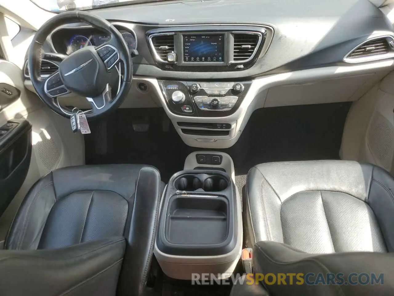 8 Photograph of a damaged car 2C4RC1BG2LR276284 CHRYSLER PACIFICA 2020