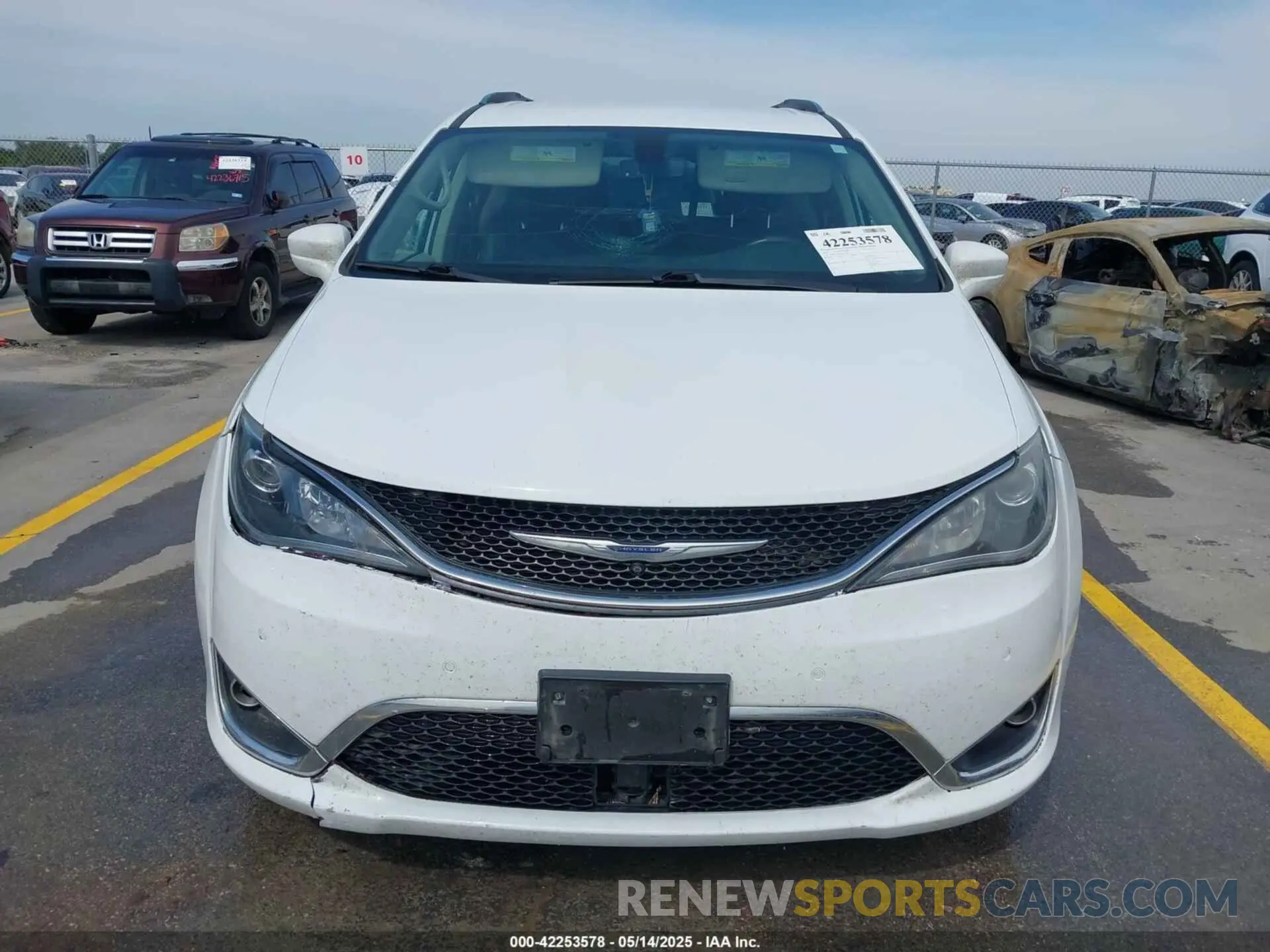 12 Photograph of a damaged car 2C4RC1BG3LR115250 CHRYSLER PACIFICA 2020