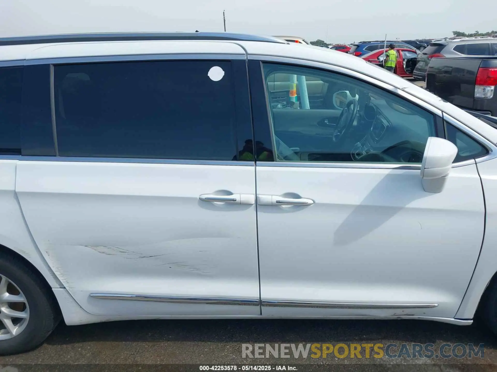 13 Photograph of a damaged car 2C4RC1BG3LR115250 CHRYSLER PACIFICA 2020