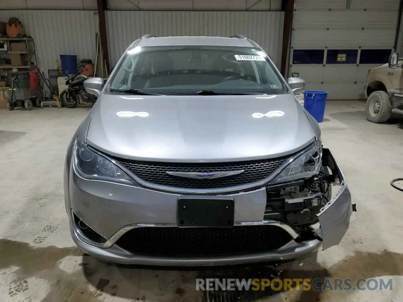 5 Photograph of a damaged car 2C4RC1BG3LR128127 CHRYSLER PACIFICA 2020