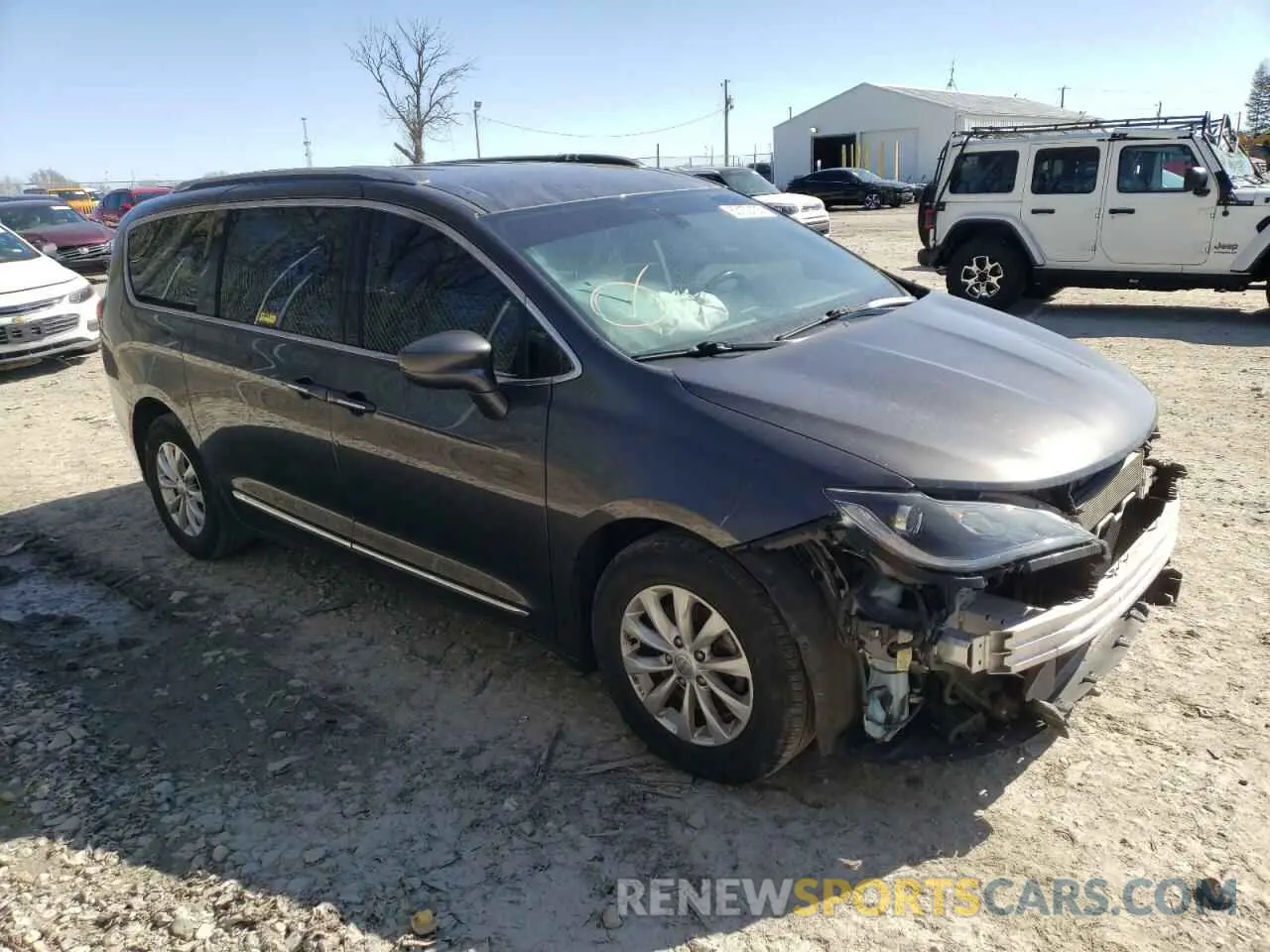 4 Photograph of a damaged car 2C4RC1BG3LR176792 CHRYSLER PACIFICA 2020