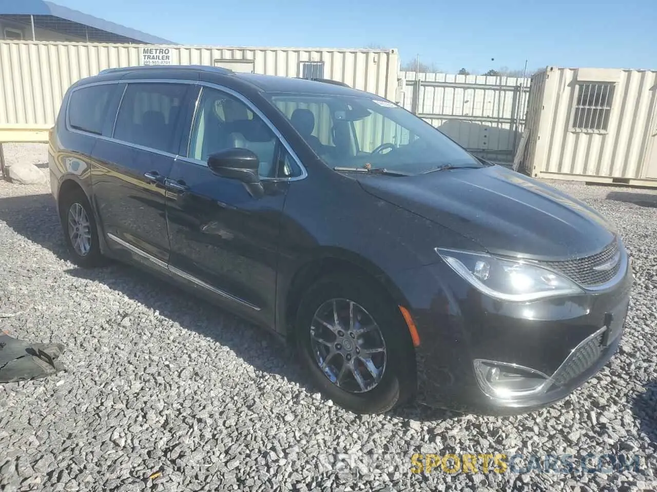 4 Photograph of a damaged car 2C4RC1BG3LR275788 CHRYSLER PACIFICA 2020