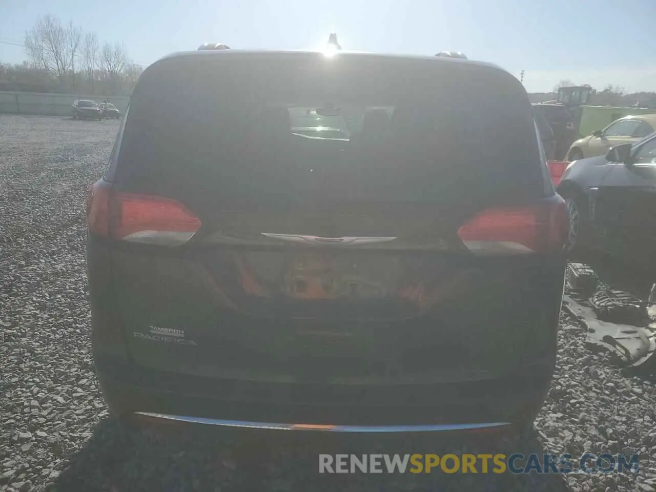 6 Photograph of a damaged car 2C4RC1BG3LR275788 CHRYSLER PACIFICA 2020