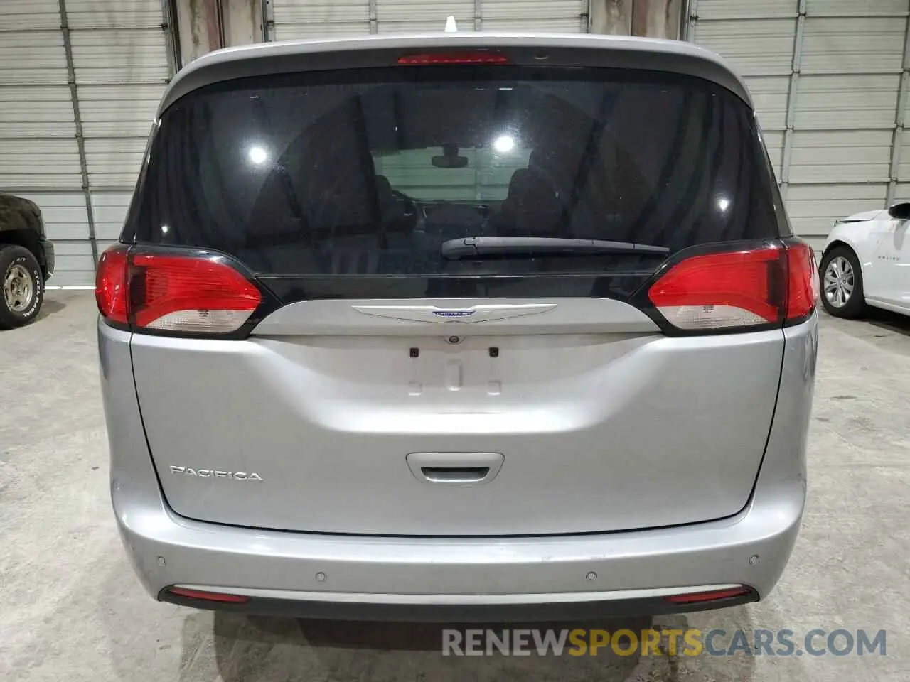 6 Photograph of a damaged car 2C4RC1BG4LR140271 CHRYSLER PACIFICA 2020