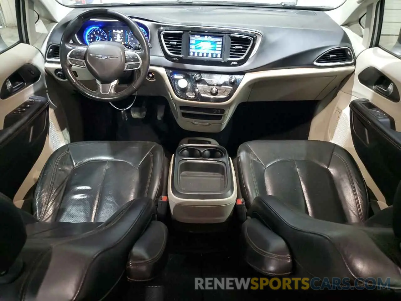 8 Photograph of a damaged car 2C4RC1BG4LR140271 CHRYSLER PACIFICA 2020