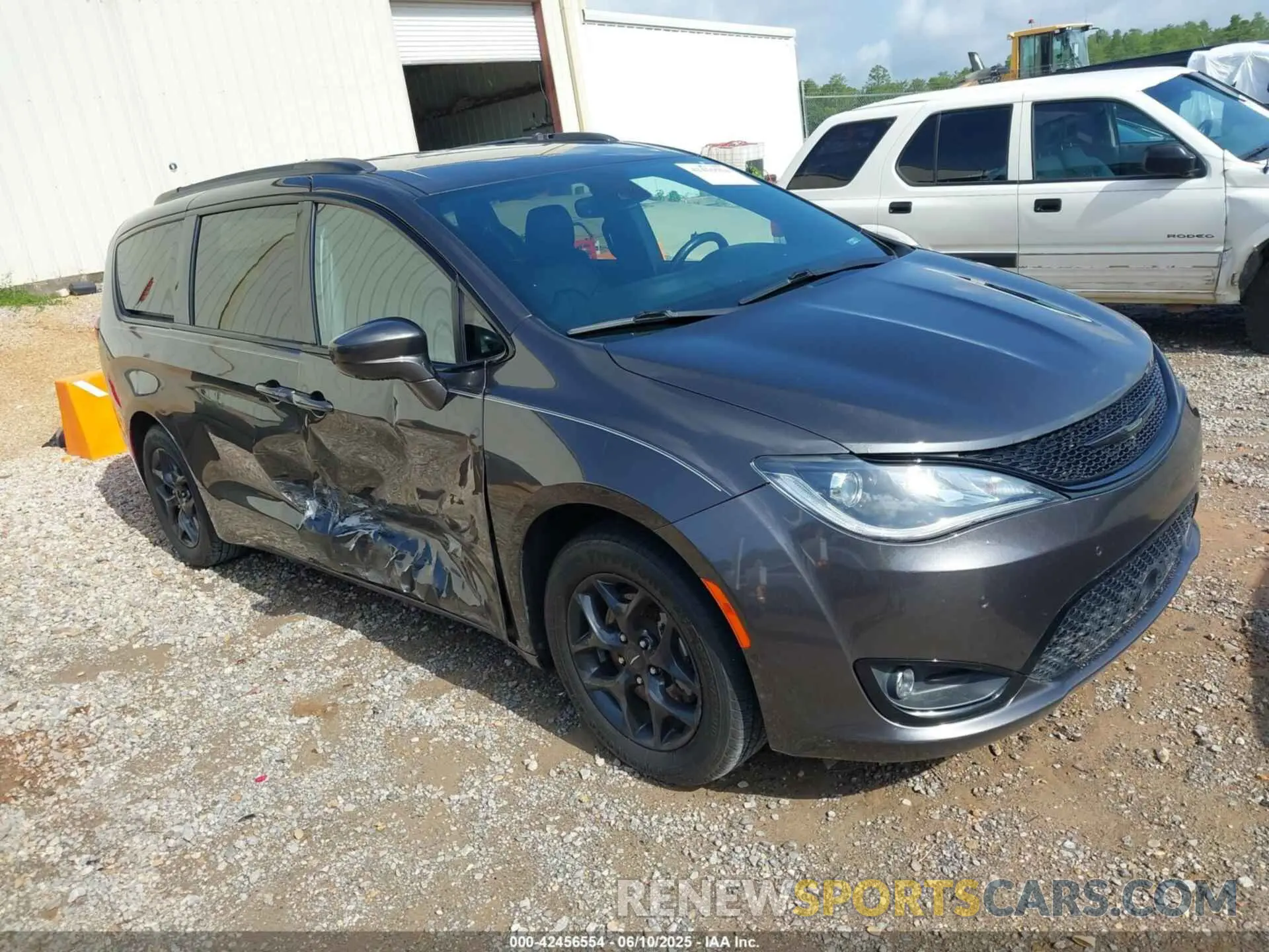 1 Photograph of a damaged car 2C4RC1BG4LR247756 CHRYSLER PACIFICA 2020