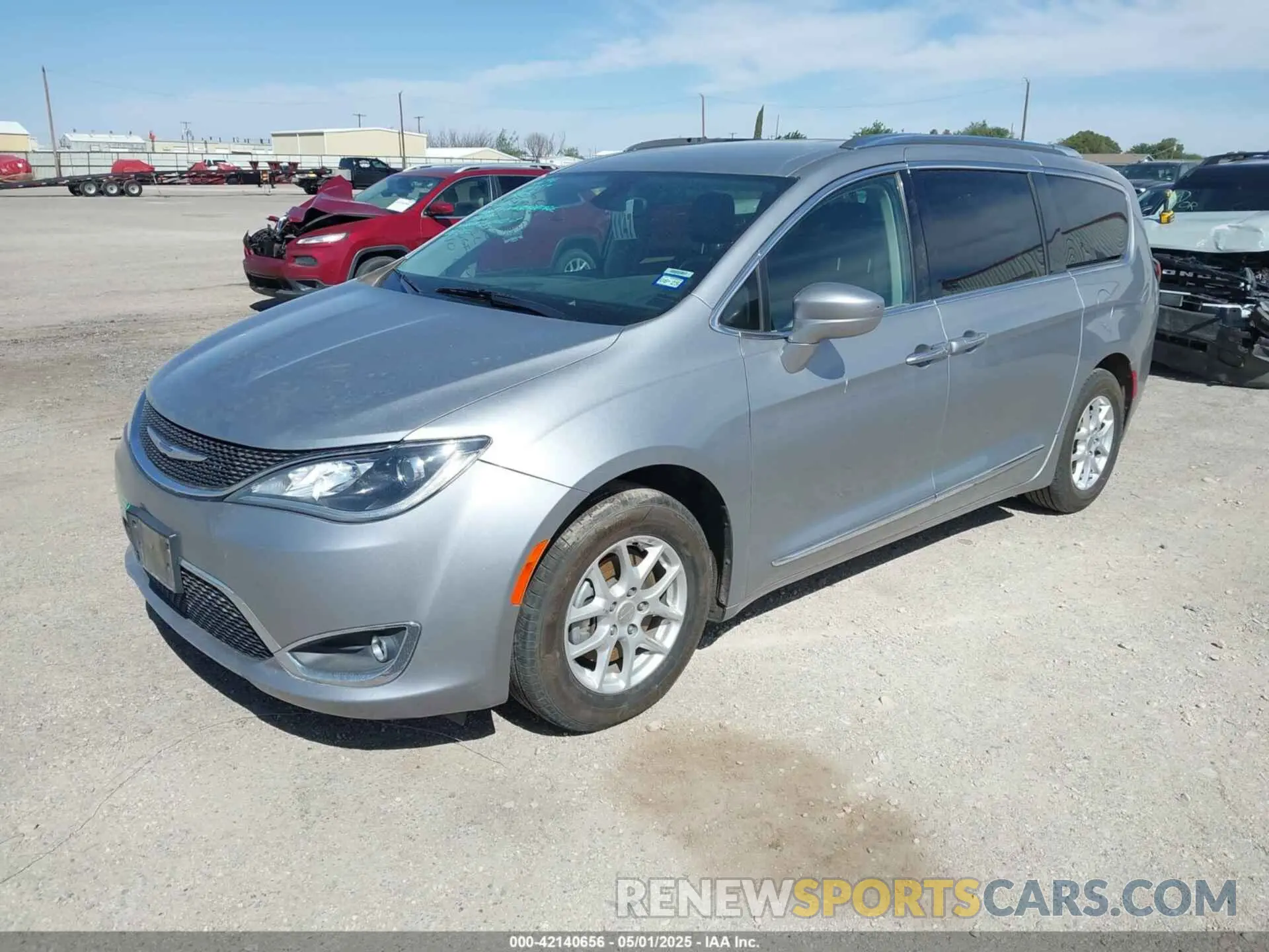 2 Photograph of a damaged car 2C4RC1BG4LR272446 CHRYSLER PACIFICA 2020