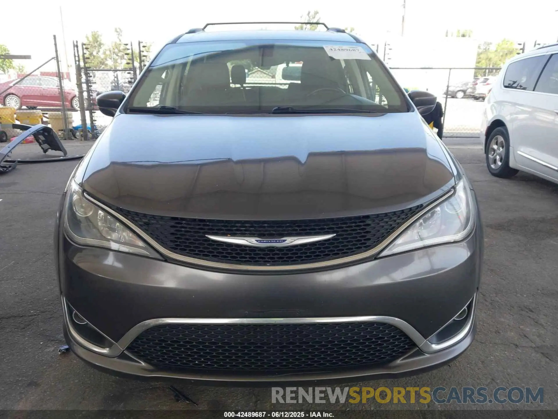13 Photograph of a damaged car 2C4RC1BG4LR277064 CHRYSLER PACIFICA 2020