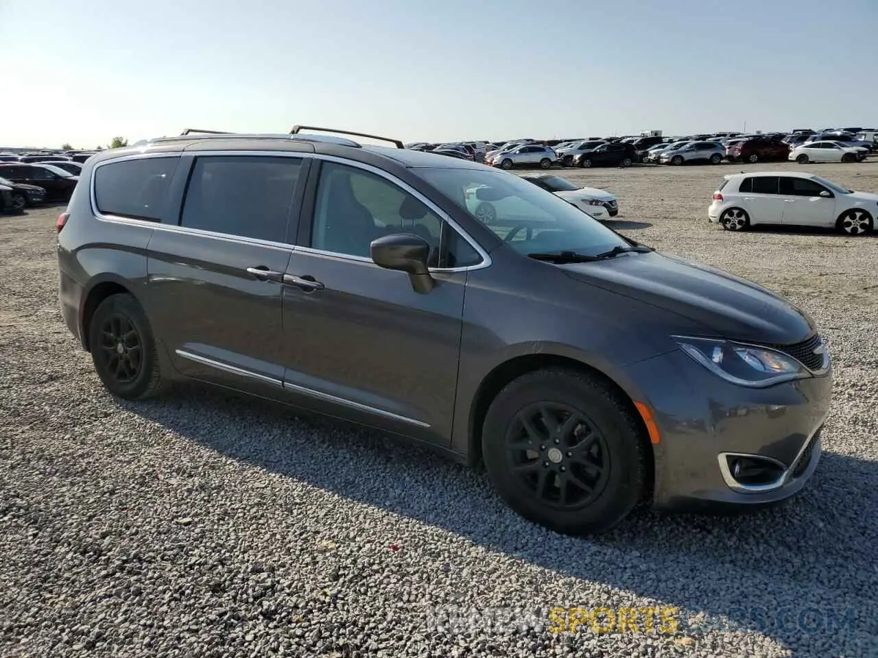 4 Photograph of a damaged car 2C4RC1BG4LR283897 CHRYSLER PACIFICA 2020