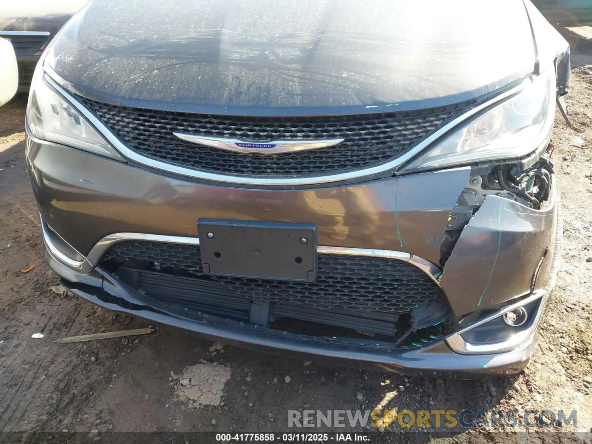 12 Photograph of a damaged car 2C4RC1BG4LR285276 CHRYSLER PACIFICA 2020