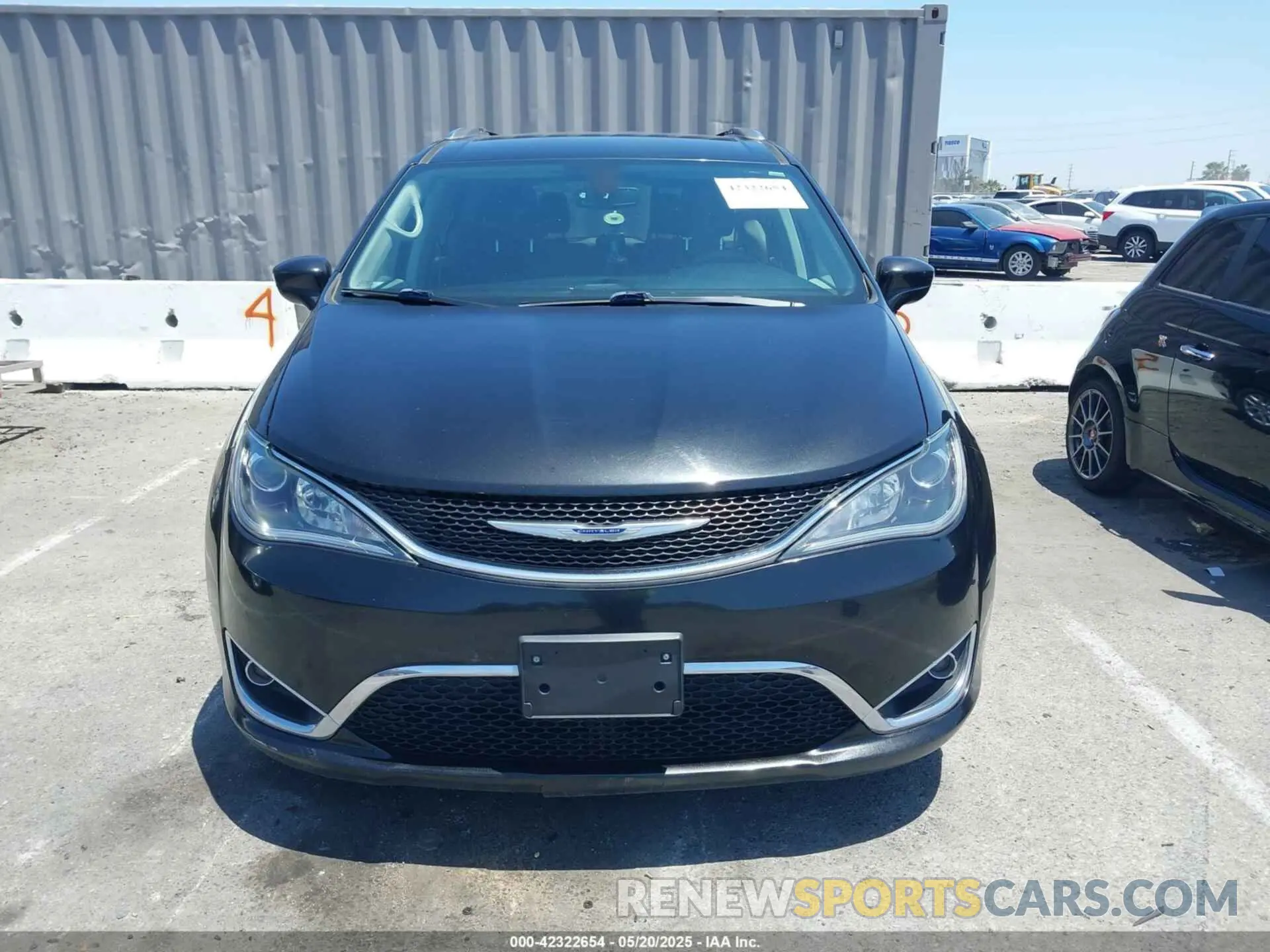12 Photograph of a damaged car 2C4RC1BG5LR139260 CHRYSLER PACIFICA 2020