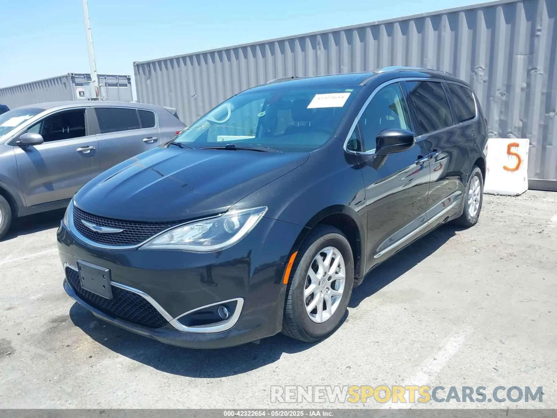 2 Photograph of a damaged car 2C4RC1BG5LR139260 CHRYSLER PACIFICA 2020