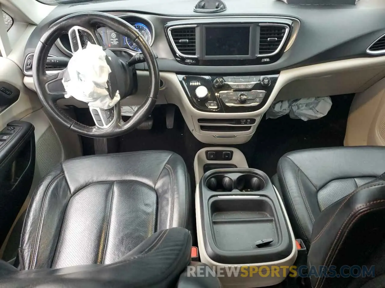 8 Photograph of a damaged car 2C4RC1BG5LR268812 CHRYSLER PACIFICA 2020