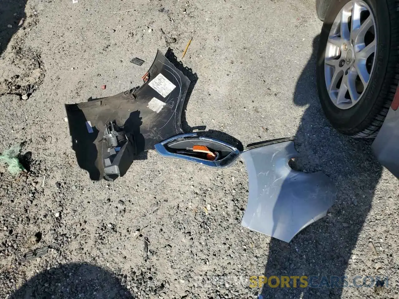 13 Photograph of a damaged car 2C4RC1BG6LR112262 CHRYSLER PACIFICA 2020