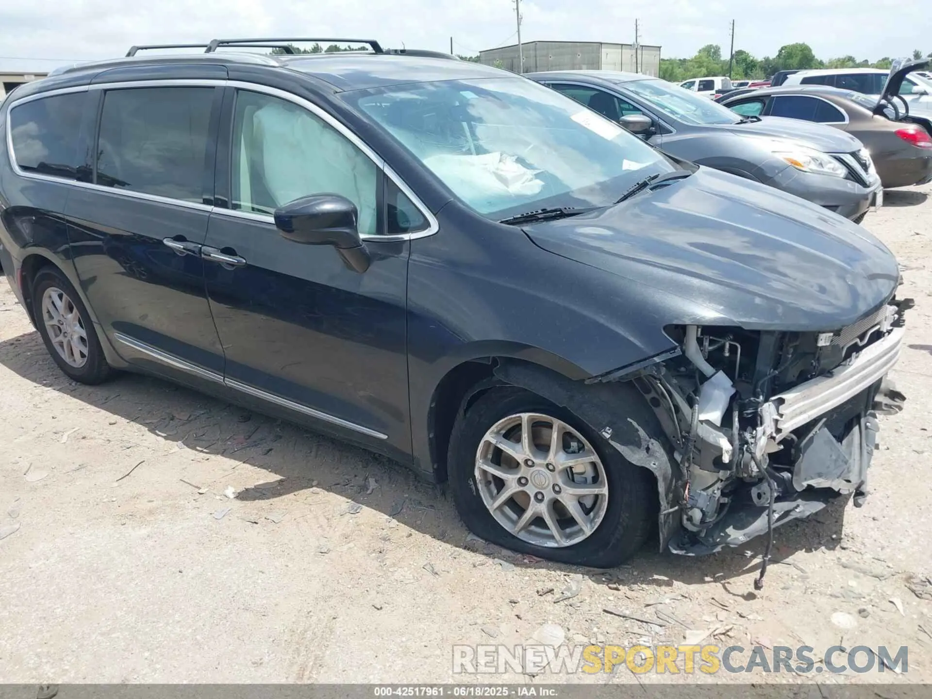 1 Photograph of a damaged car 2C4RC1BG6LR173126 CHRYSLER PACIFICA 2020