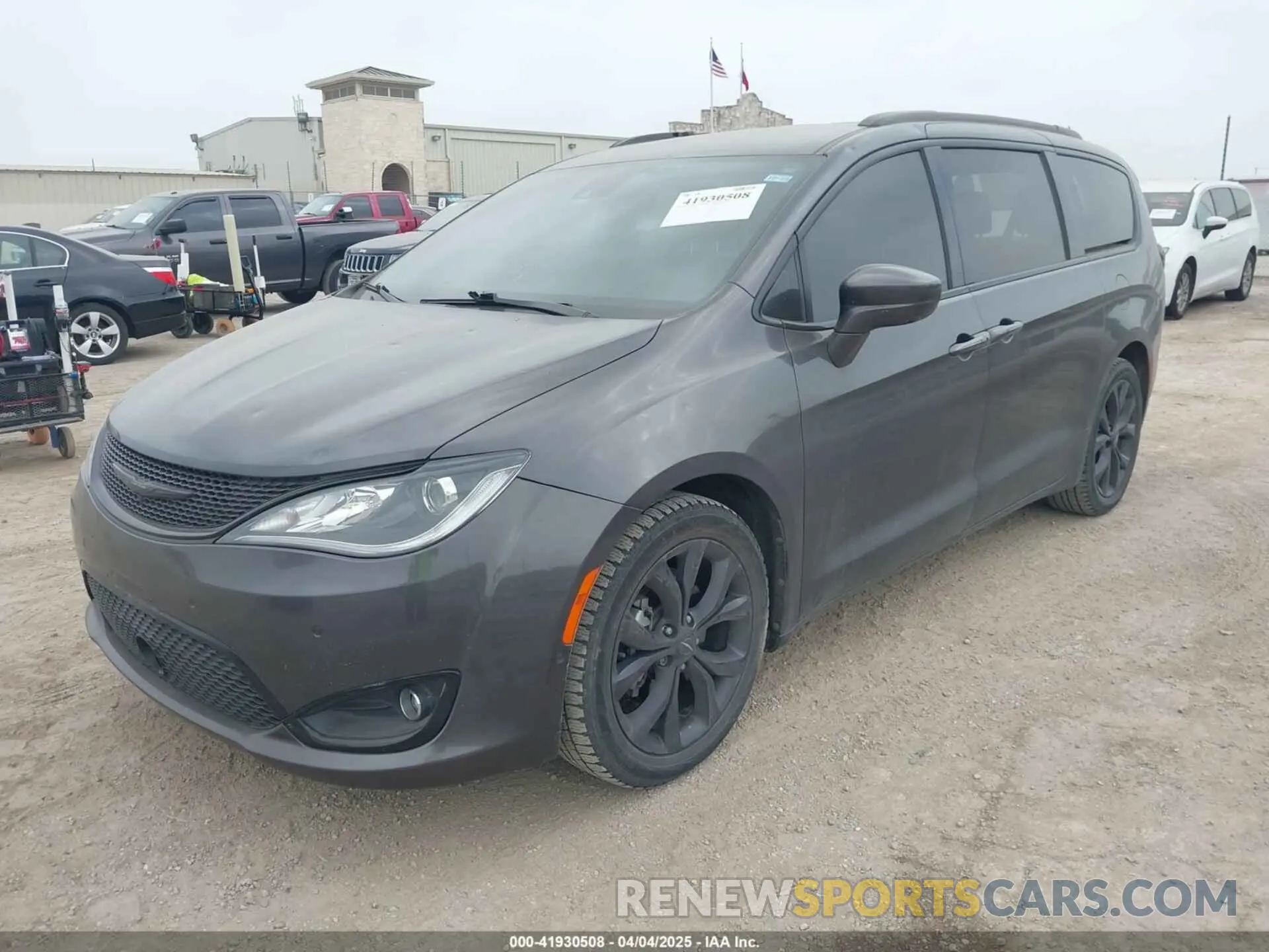 2 Photograph of a damaged car 2C4RC1BG6LR247919 CHRYSLER PACIFICA 2020
