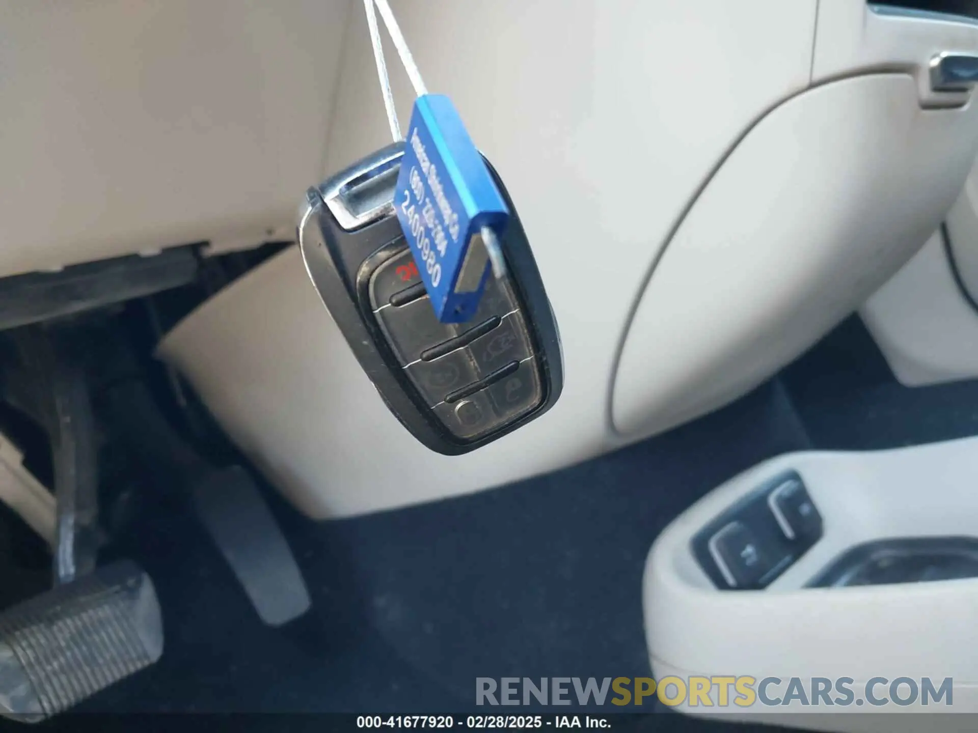 11 Photograph of a damaged car 2C4RC1BG6LR269130 CHRYSLER PACIFICA 2020