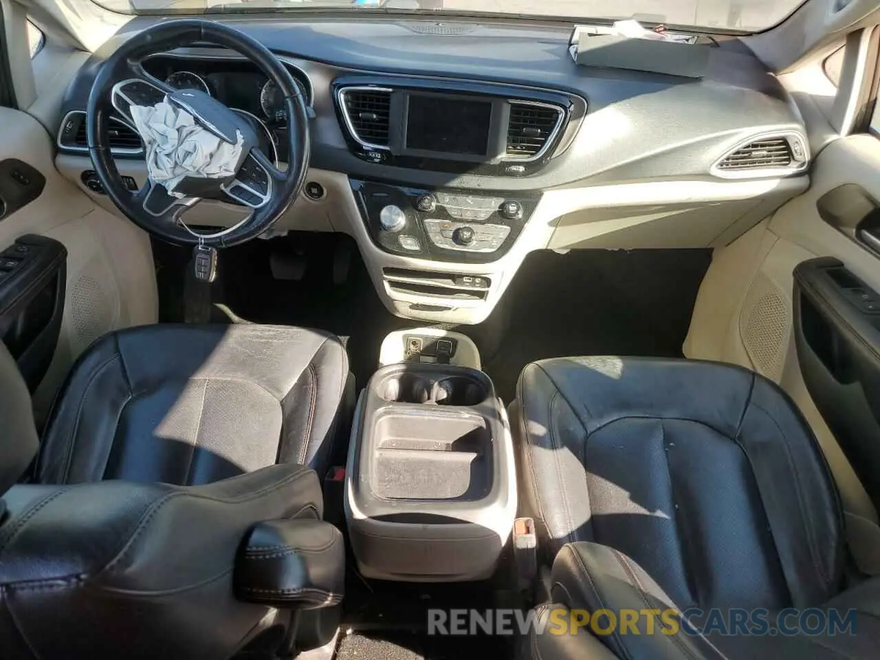 8 Photograph of a damaged car 2C4RC1BG7LR130303 CHRYSLER PACIFICA 2020