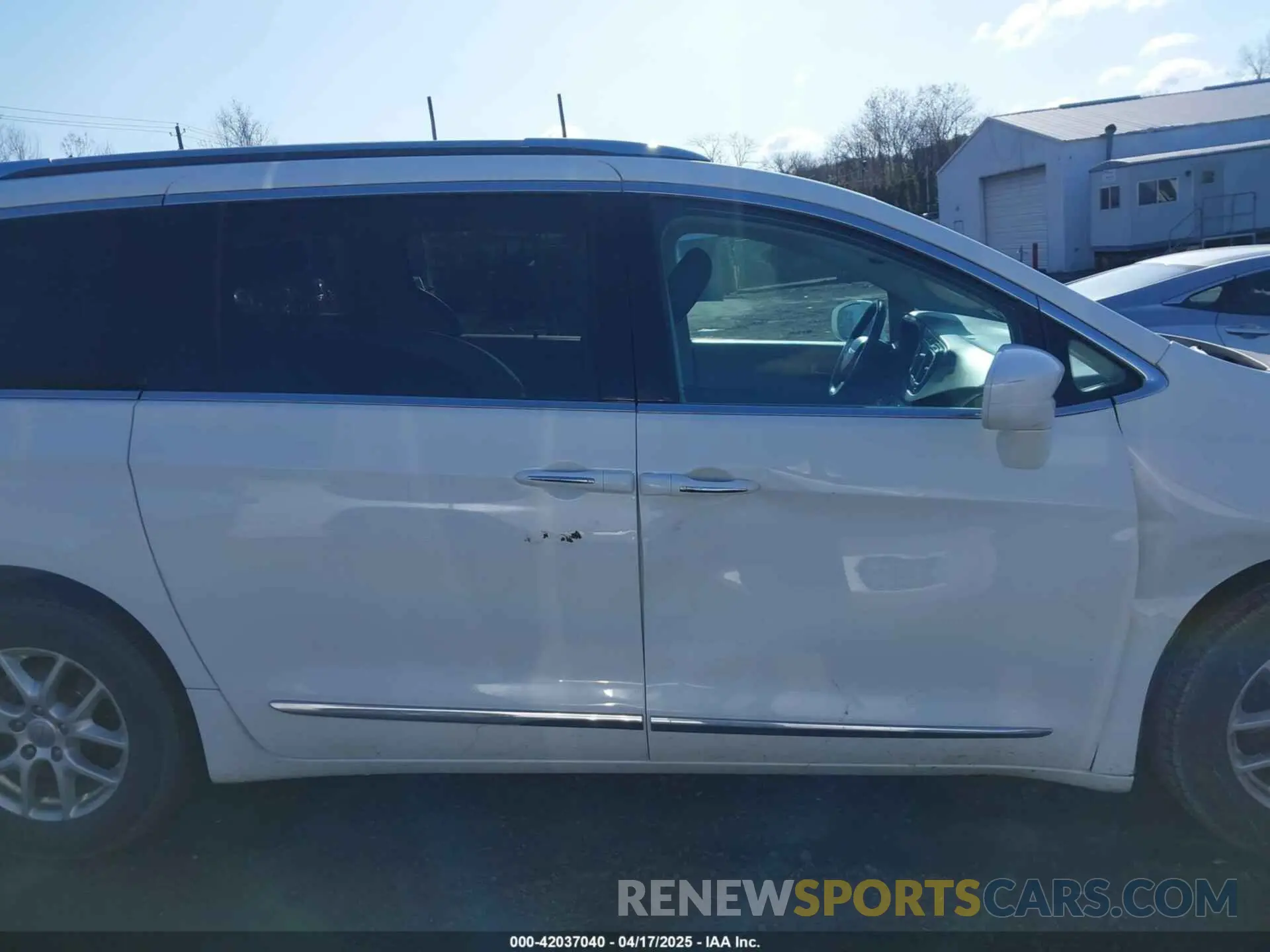 13 Photograph of a damaged car 2C4RC1BG7LR139258 CHRYSLER PACIFICA 2020