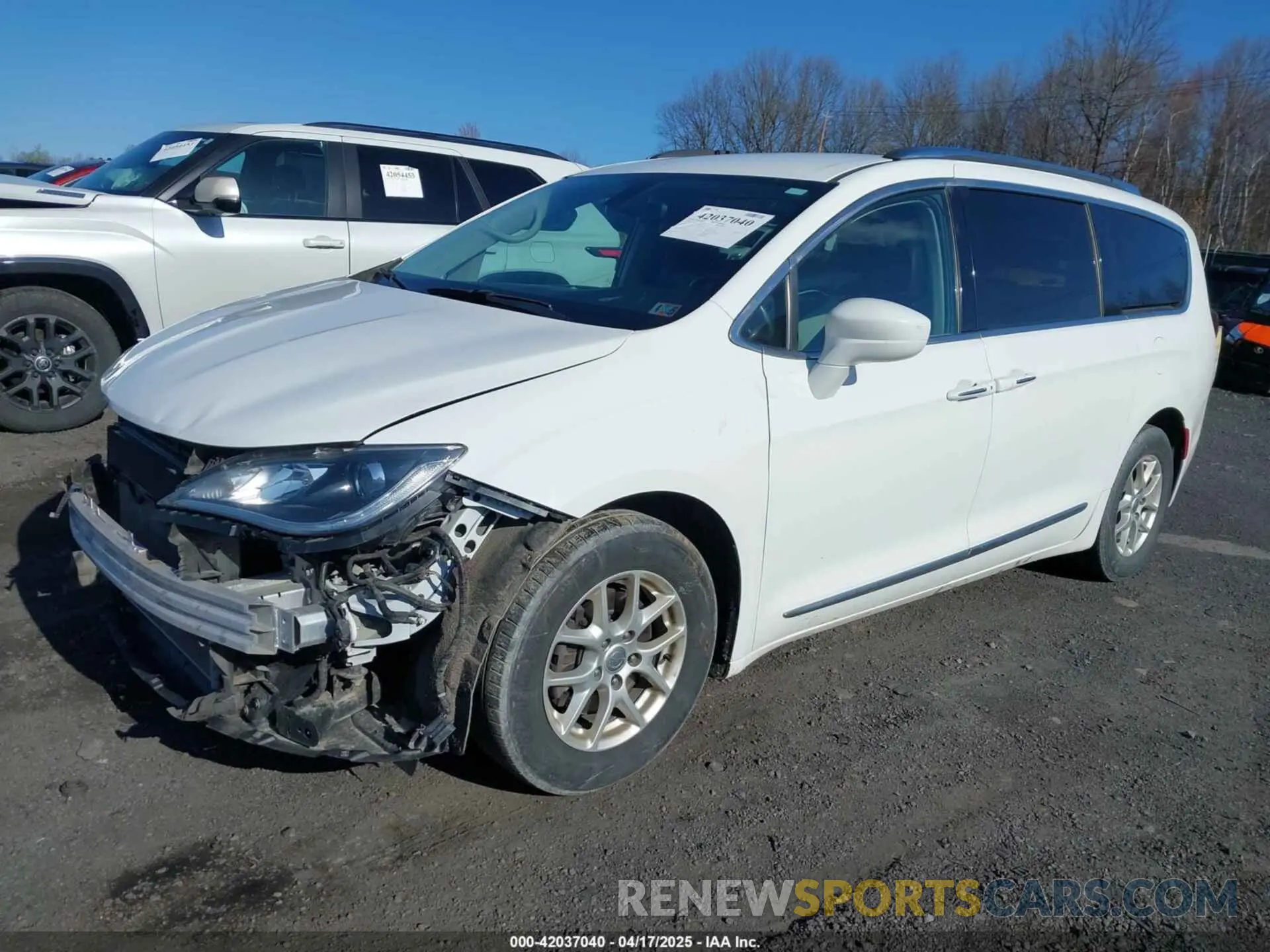 2 Photograph of a damaged car 2C4RC1BG7LR139258 CHRYSLER PACIFICA 2020