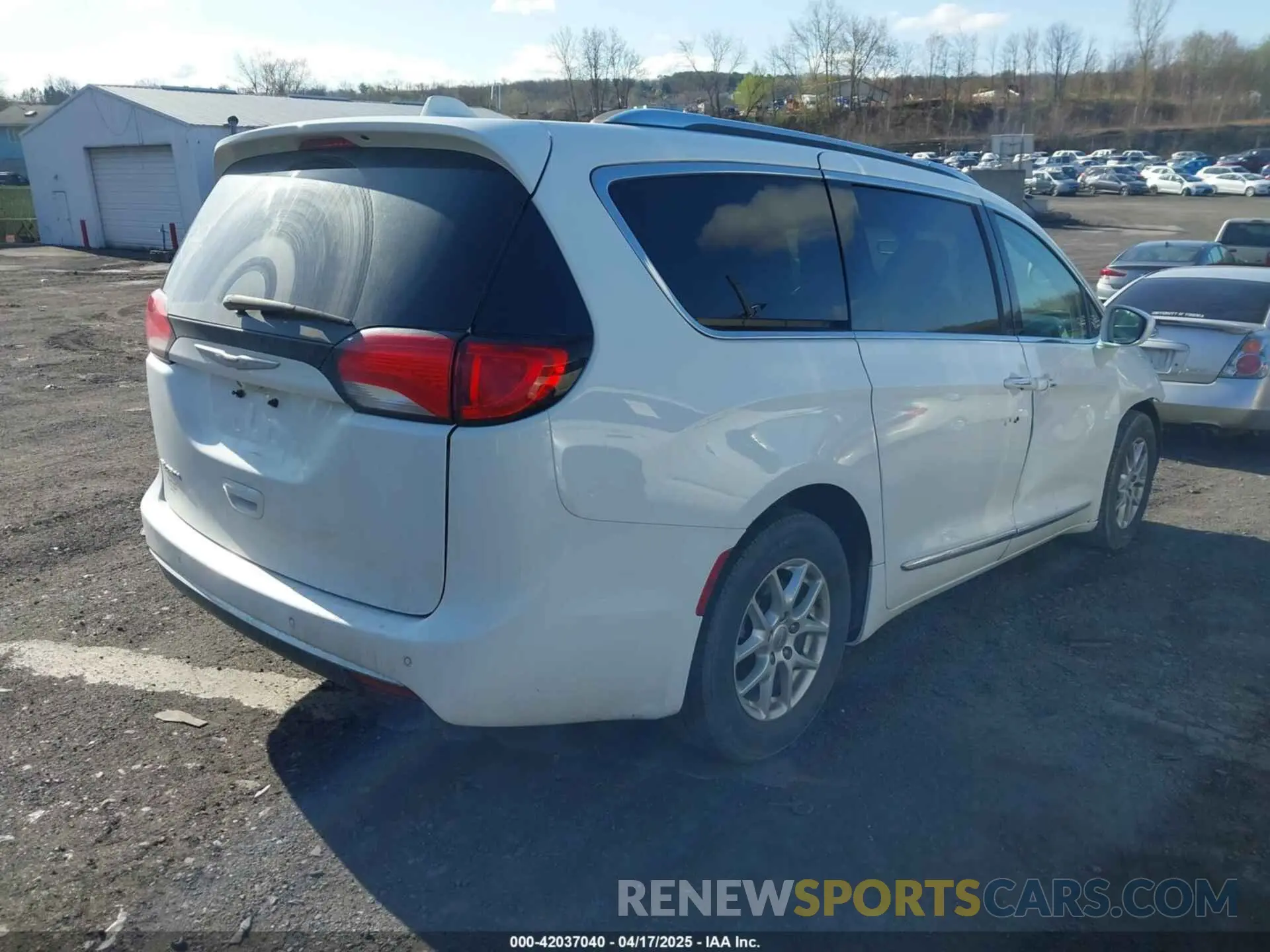 4 Photograph of a damaged car 2C4RC1BG7LR139258 CHRYSLER PACIFICA 2020