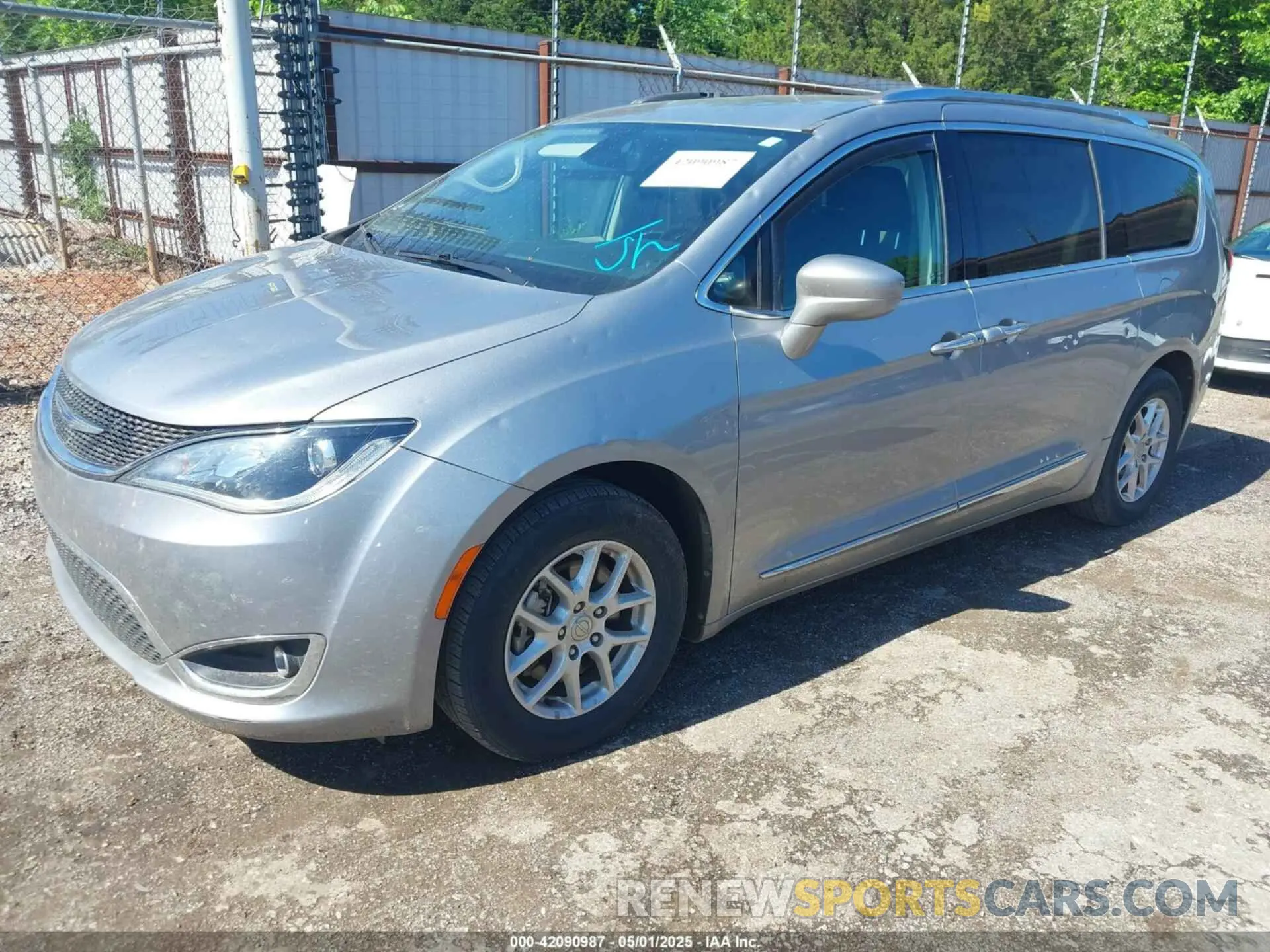 2 Photograph of a damaged car 2C4RC1BG7LR140622 CHRYSLER PACIFICA 2020