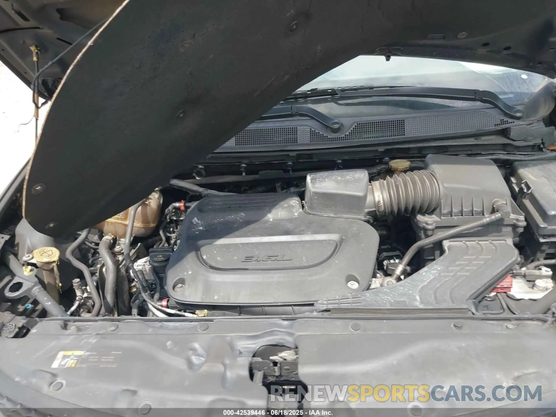 10 Photograph of a damaged car 2C4RC1BG7LR274384 CHRYSLER PACIFICA 2020