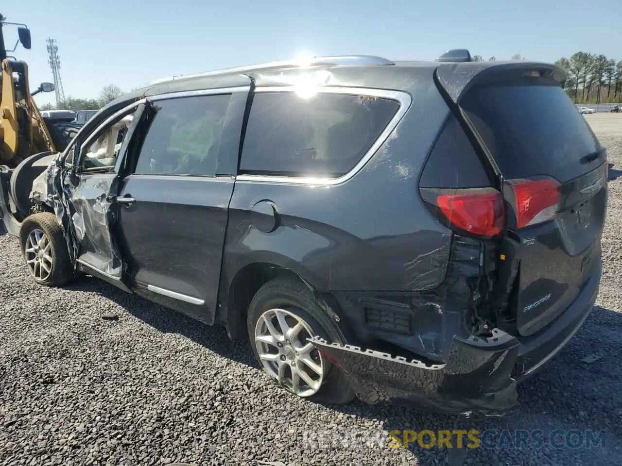 2 Photograph of a damaged car 2C4RC1BG7LR275552 CHRYSLER PACIFICA 2020