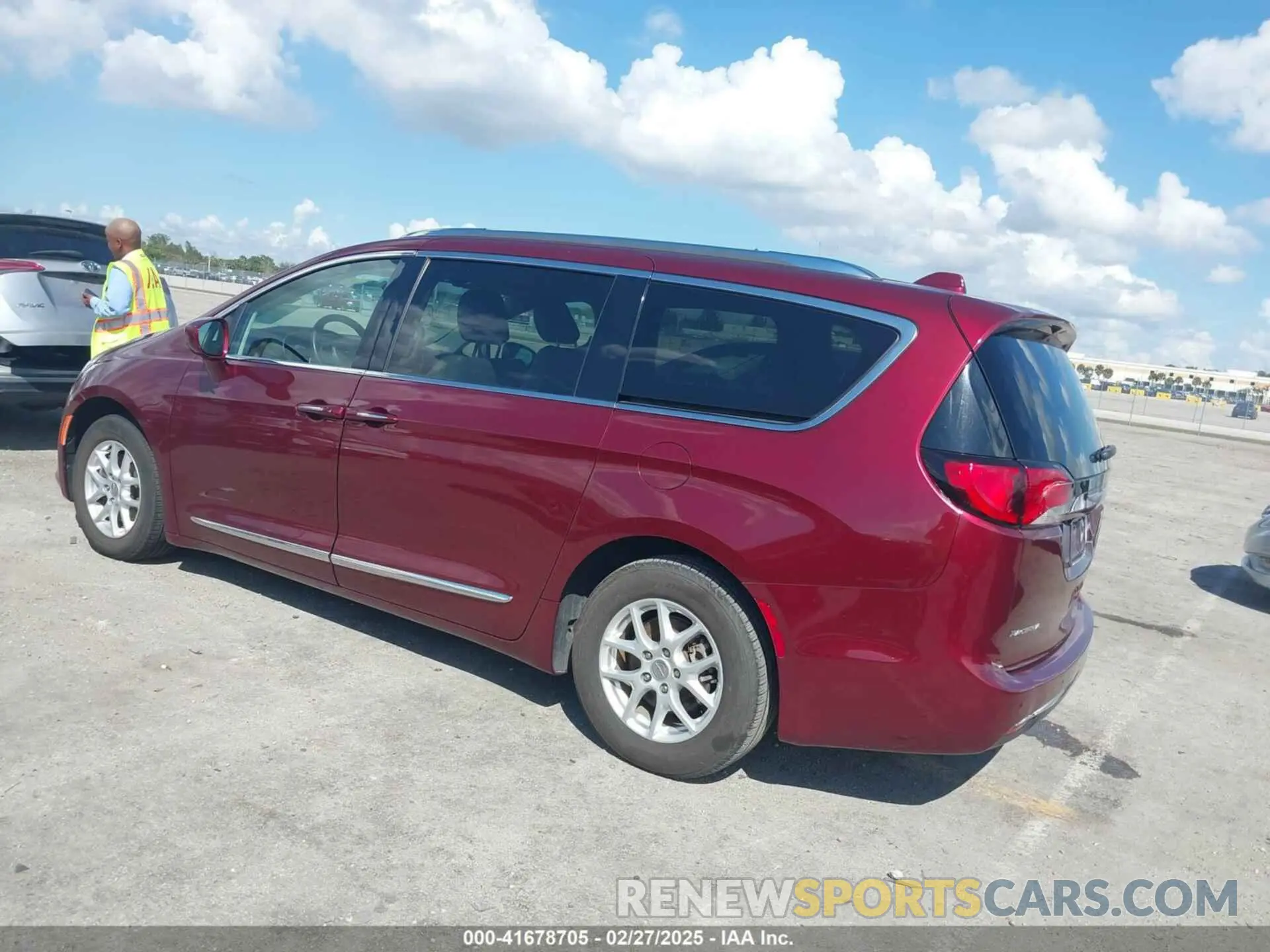 3 Photograph of a damaged car 2C4RC1BG8LR283658 CHRYSLER PACIFICA 2020