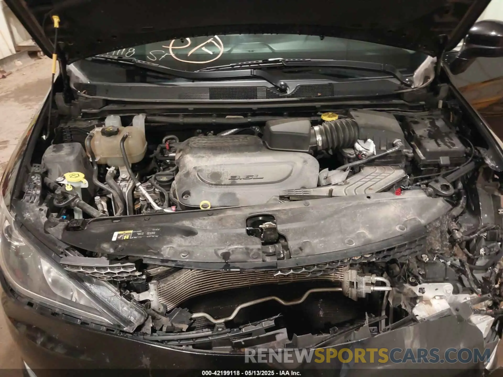 10 Photograph of a damaged car 2C4RC1BG9LR140072 CHRYSLER PACIFICA 2020