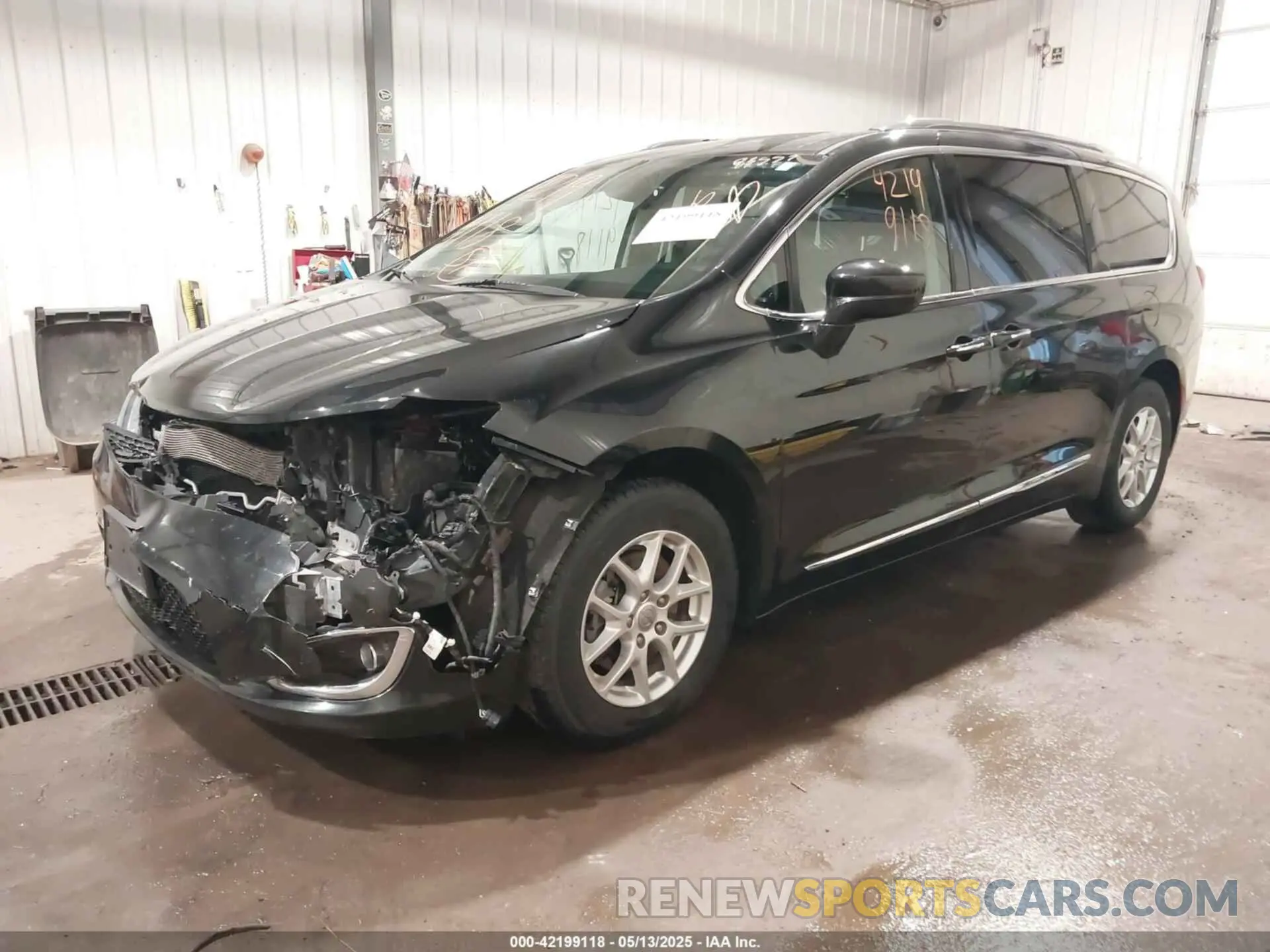2 Photograph of a damaged car 2C4RC1BG9LR140072 CHRYSLER PACIFICA 2020