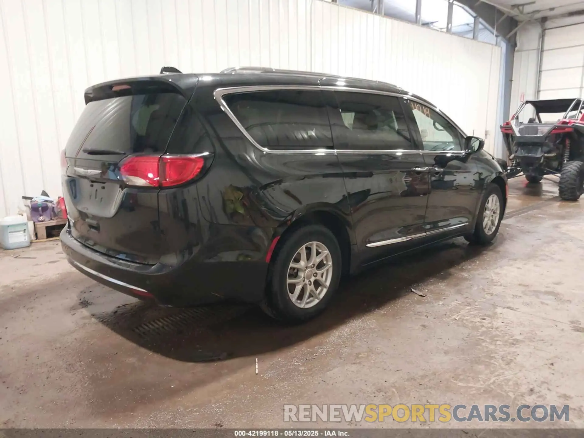 4 Photograph of a damaged car 2C4RC1BG9LR140072 CHRYSLER PACIFICA 2020