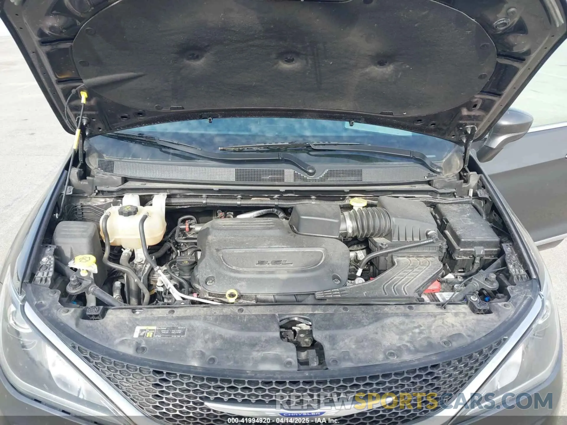 10 Photograph of a damaged car 2C4RC1BG9LR268909 CHRYSLER PACIFICA 2020
