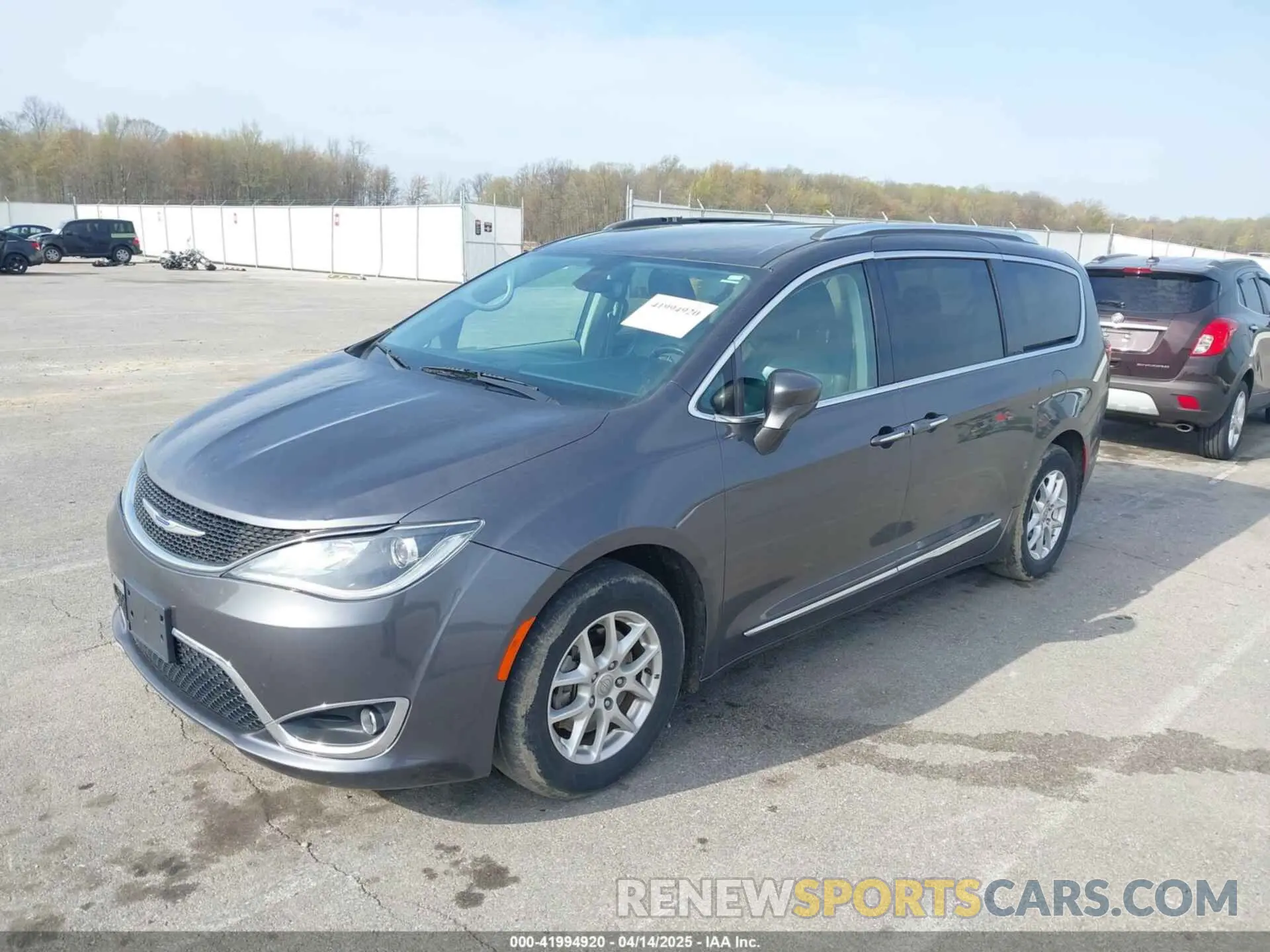 2 Photograph of a damaged car 2C4RC1BG9LR268909 CHRYSLER PACIFICA 2020