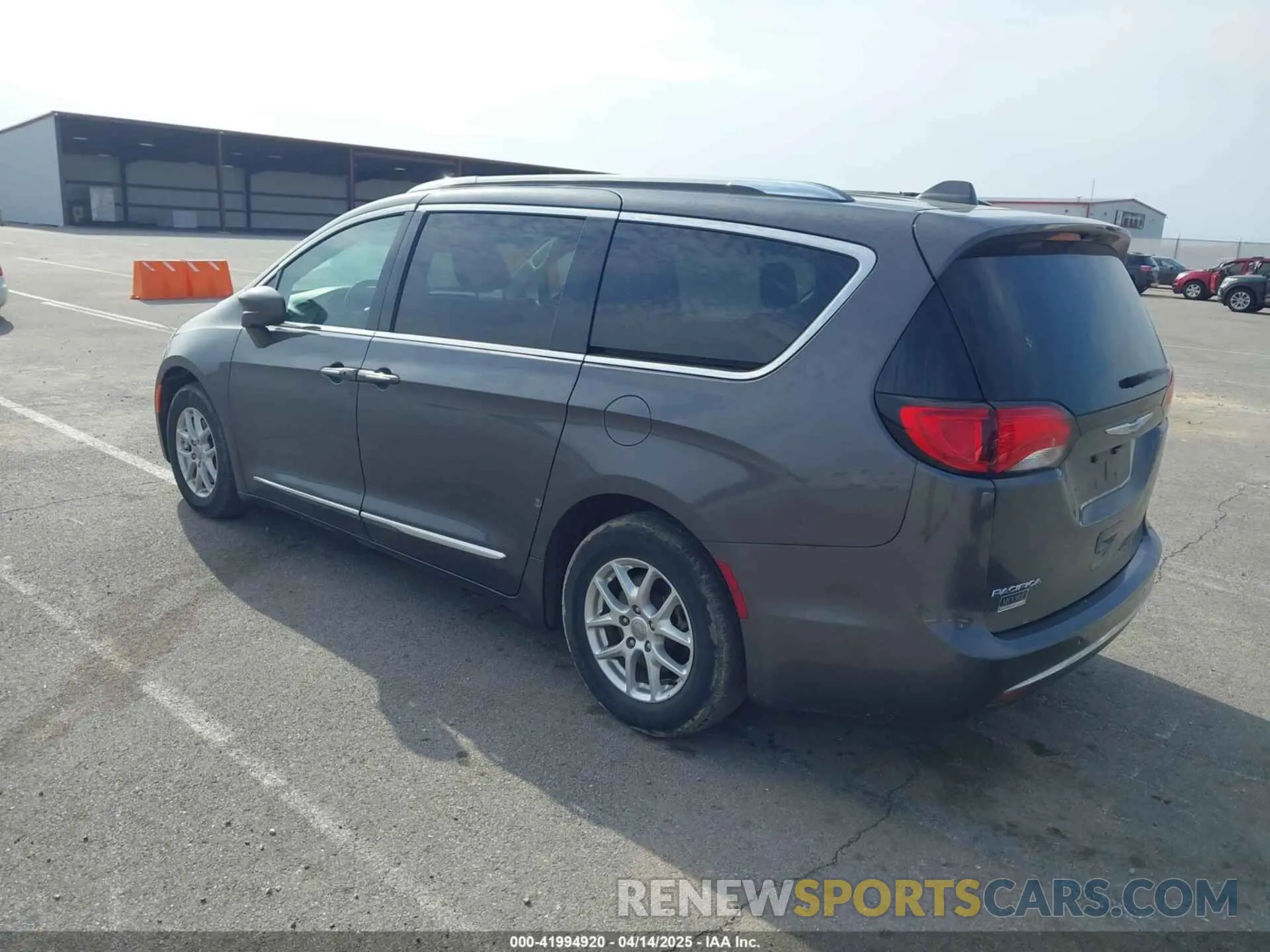3 Photograph of a damaged car 2C4RC1BG9LR268909 CHRYSLER PACIFICA 2020