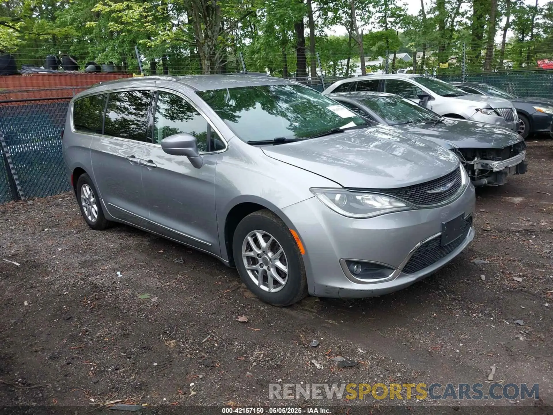 1 Photograph of a damaged car 2C4RC1BG9LR275908 CHRYSLER PACIFICA 2020