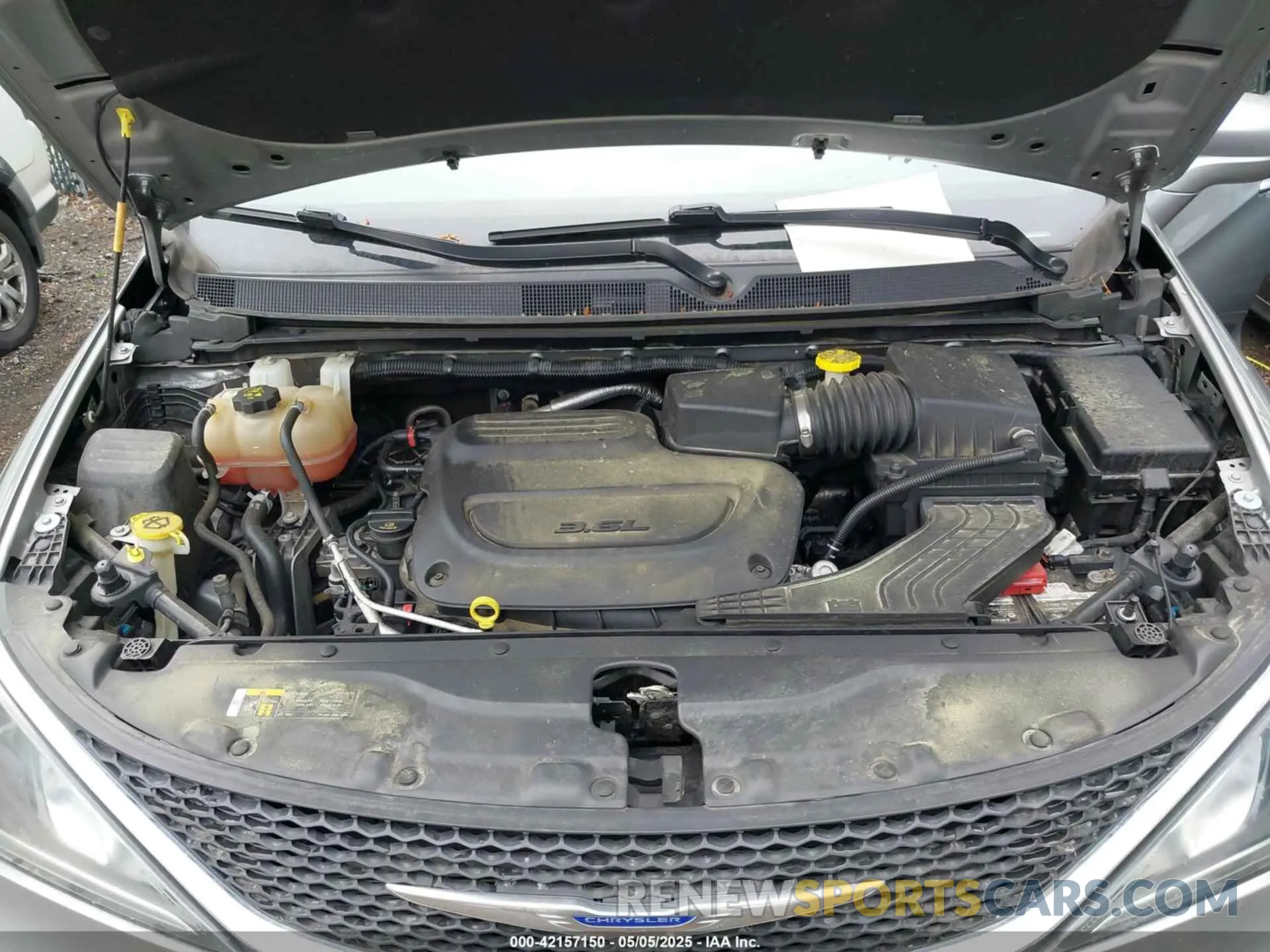 10 Photograph of a damaged car 2C4RC1BG9LR275908 CHRYSLER PACIFICA 2020