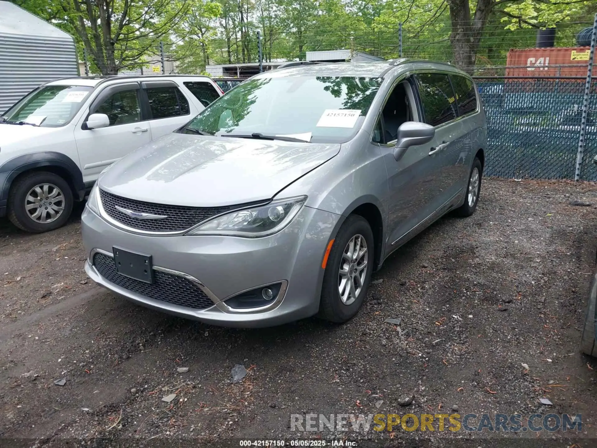 2 Photograph of a damaged car 2C4RC1BG9LR275908 CHRYSLER PACIFICA 2020
