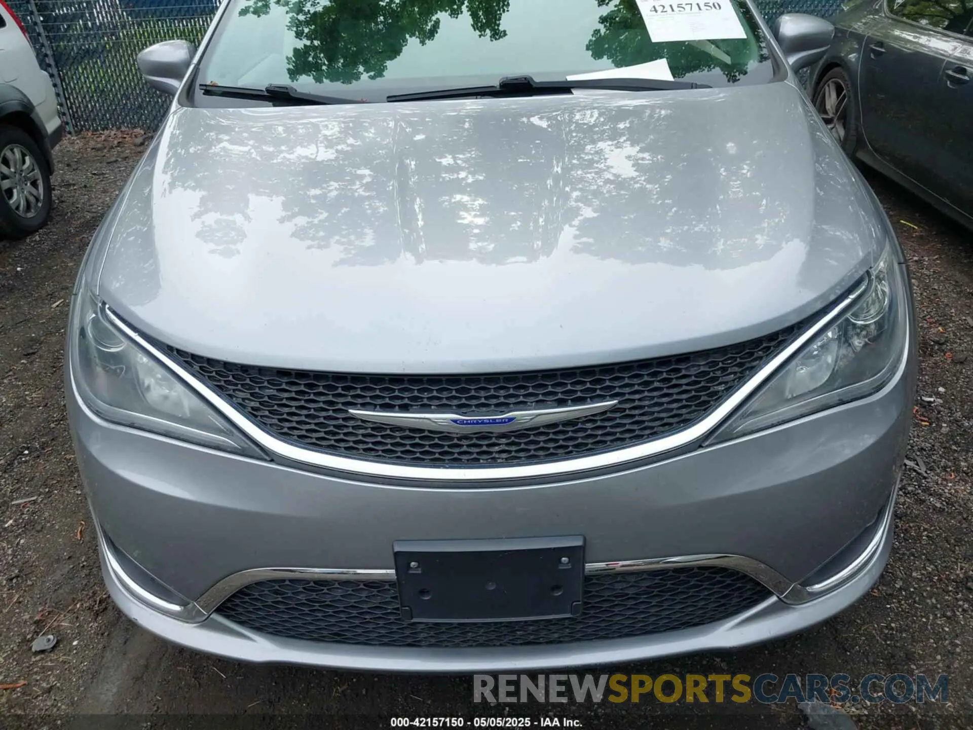 6 Photograph of a damaged car 2C4RC1BG9LR275908 CHRYSLER PACIFICA 2020