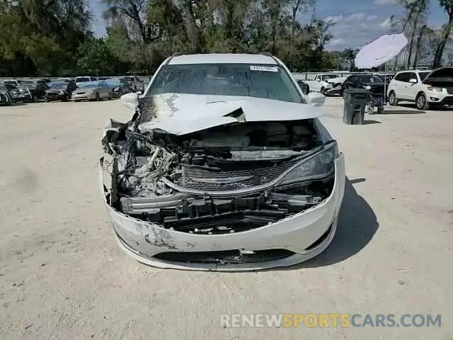 12 Photograph of a damaged car 2C4RC1BGXLR114550 CHRYSLER PACIFICA 2020