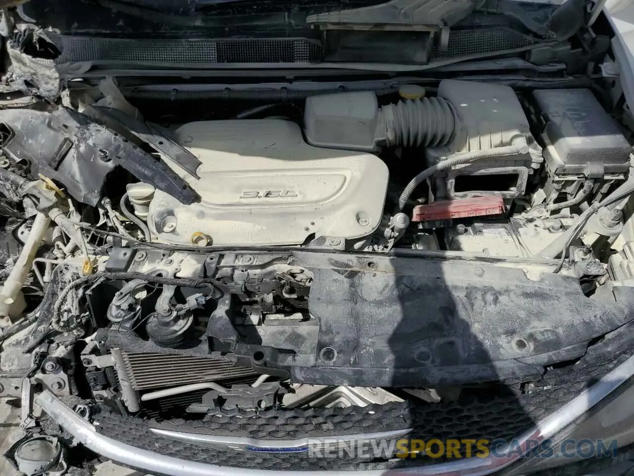 13 Photograph of a damaged car 2C4RC1BGXLR114550 CHRYSLER PACIFICA 2020