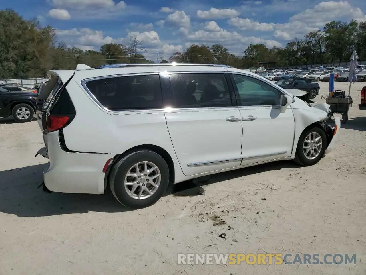 3 Photograph of a damaged car 2C4RC1BGXLR114550 CHRYSLER PACIFICA 2020